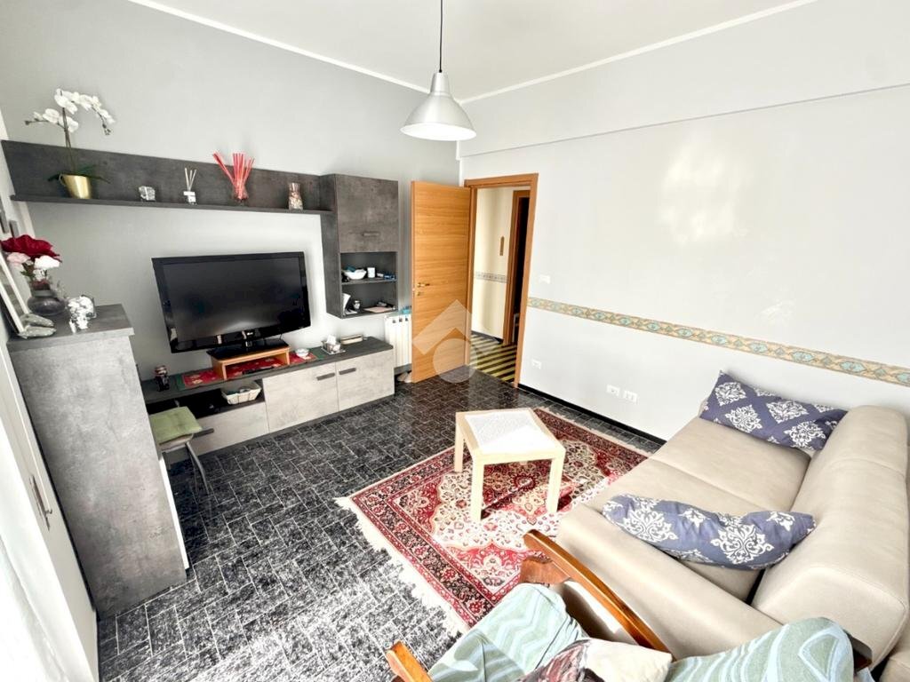 Three-room apartment Via S. Pietro, Albisola Superiore - photo 1