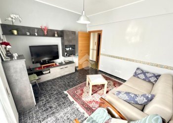Three-room apartment Via S. Pietro, Albisola Superiore - photo 1