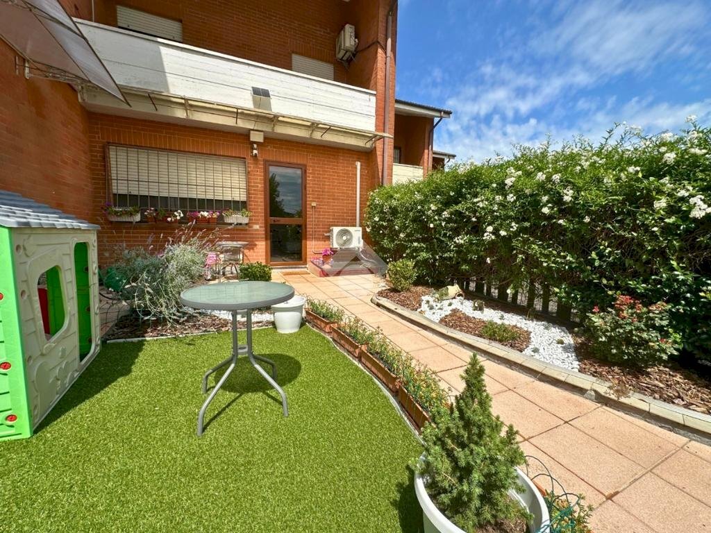 Semi-detached house Via grazia deledda, Santhià - photo 1