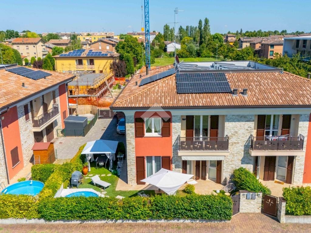 Villa a Schiera Via T. Tasso, Bagnolo in Piano - foto 2