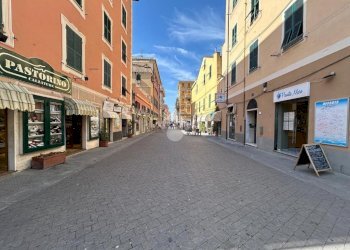 Quadrilocale Via Raimondo Amedeo Vigna, Genova (zona Sestri Ponente) - foto 1