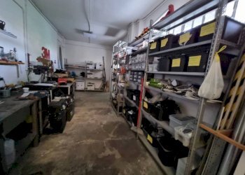 Shop via Isonzo, Torino (neighborhood San Paolo) - photo 11