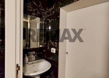 Bagno - Commercial Activity Via Paniscotti
28, Molfetta - photo 5