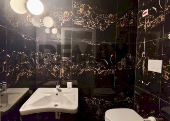Bagno - Commercial Activity Via Paniscotti
28, Molfetta - photo 13