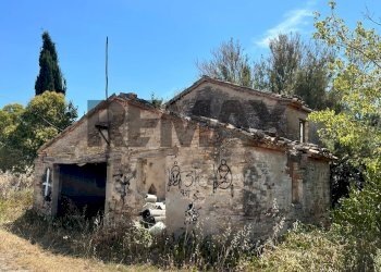 Casa all\'aperto - Casa indipendente contrada divina pastora
 
18, Tolentino - foto 7