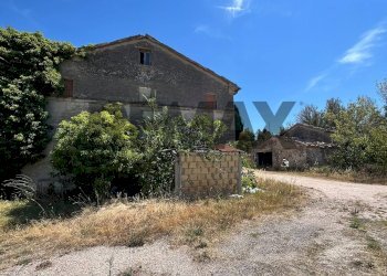 Vista delle montagne - Casa indipendente contrada divina pastora
 
18, Tolentino - foto 9