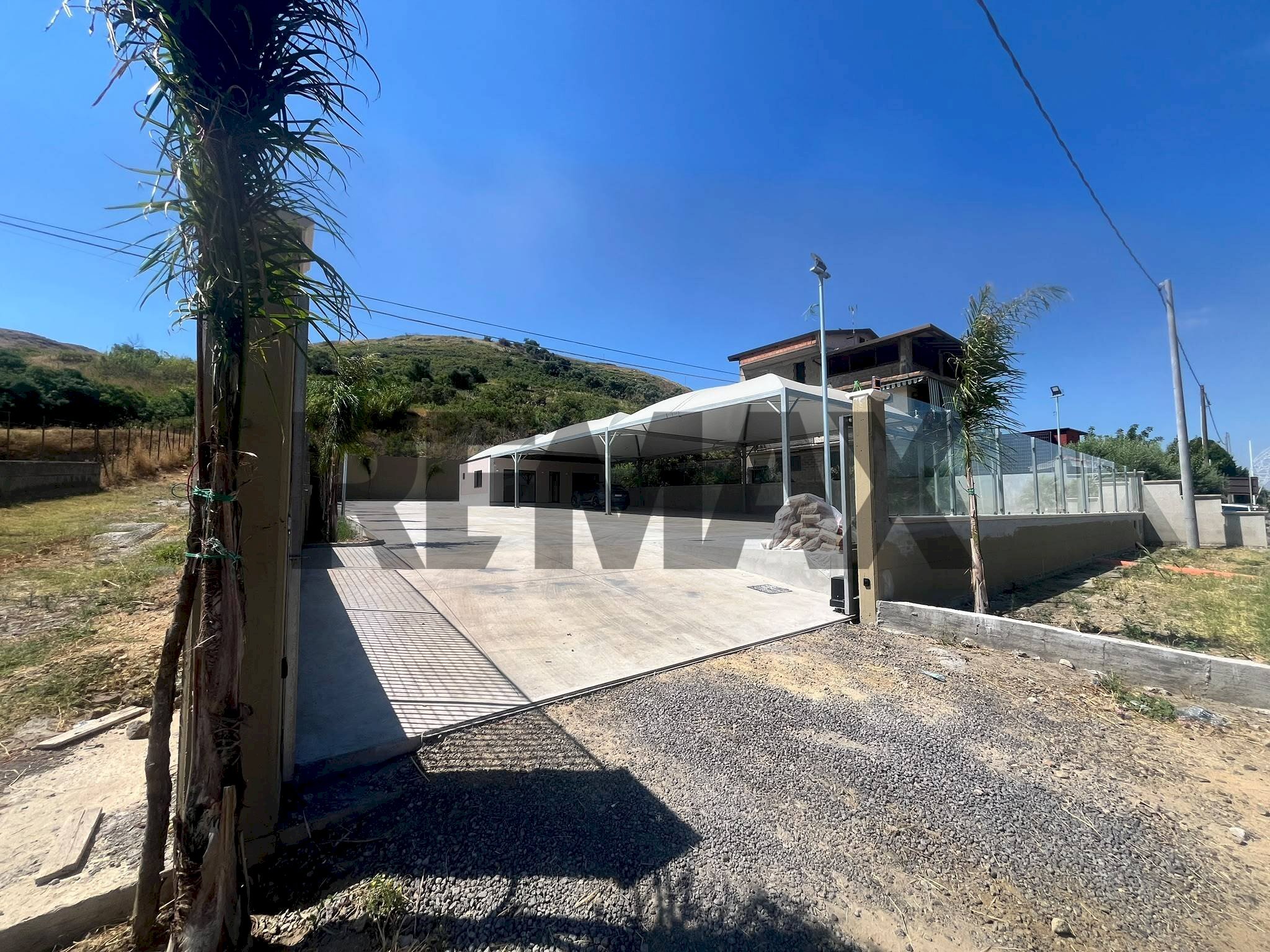 Casa all\'aperto - Terreno edificabile Viale Resistenza Partigiana
300, Palagonia - foto 2