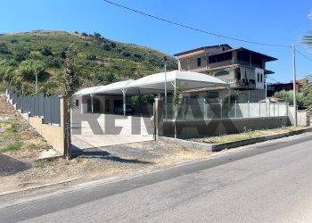 Casa all\'aperto - Terreno edificabile Viale Resistenza Partigiana
300, Palagonia - foto 1