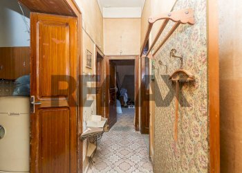 Hall / corridoio - Trilocale VIA DELLA CONCORDIA
 
124, Catania - foto 17