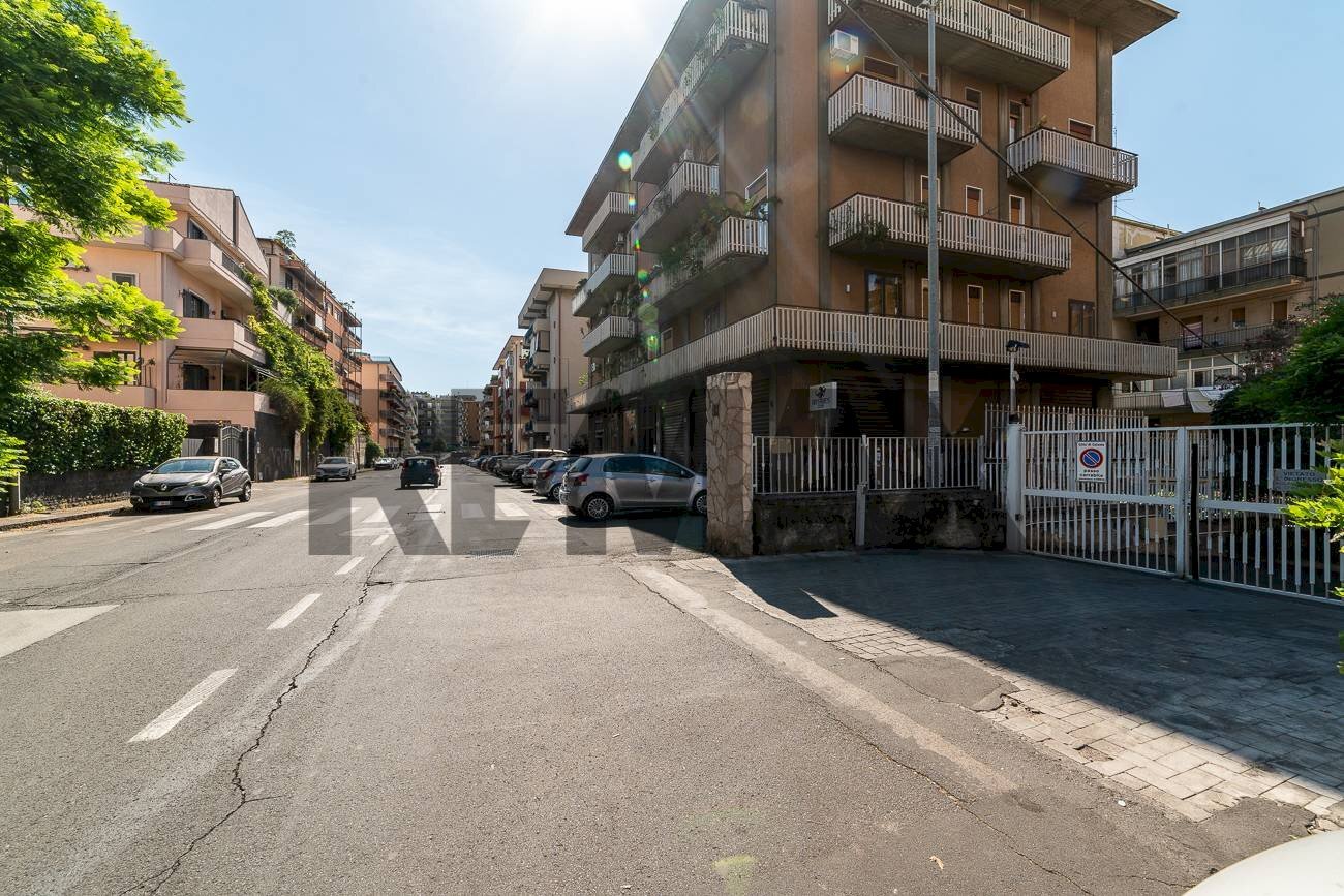 Edificio all\'aperto - Appartamento Via Rosso Di San Secondo
 
14, Catania - foto 2