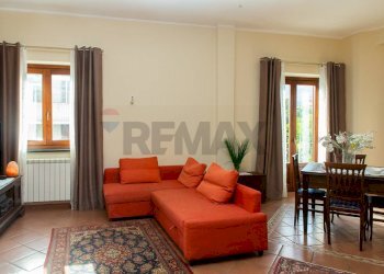 Sala da pranzo - Appartamento Via Finocchiaro
 
34, Santa Venerina - foto 8