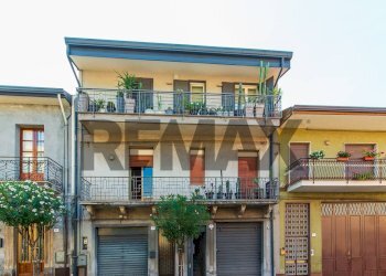 Edificio all\'aperto - Three-room apartment Via Garibaldi
 
118, Zafferana Etnea - photo 2