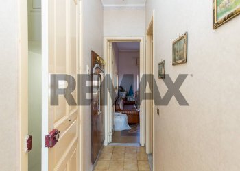 Hall / corridoio - Three-room apartment Via Garibaldi
 
118, Zafferana Etnea - photo 8