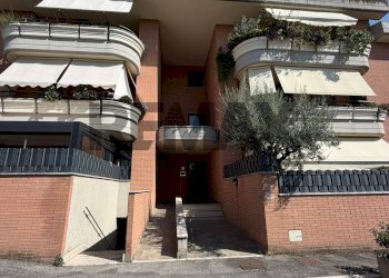 Edificio all\'aperto - Two-room apartment Via Di Vermicino
92, Roma - photo 1