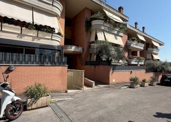 Edificio all\'aperto - Two-room apartment Via Di Vermicino
92, Roma - photo 16