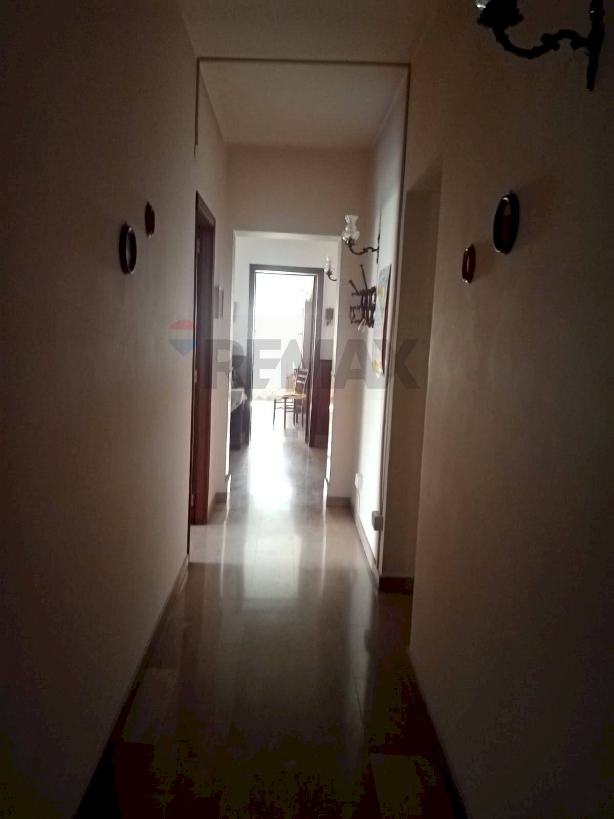 Hall / corridoio - Casa indipendente VIA RINA INFERIORE
snc, Savoca - foto 2