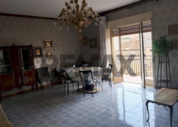 Sala da pranzo - Three-room apartment Corso Giuseppe Garibaldi
170, Villarosa - photo 3