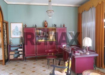 Soggiorno - Three-room apartment Corso Giuseppe Garibaldi
170, Villarosa - photo 8