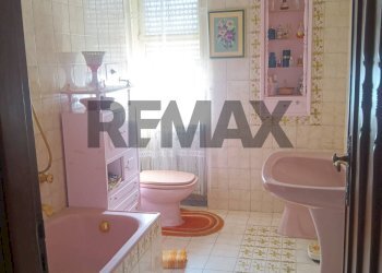 Bagno - Three-room apartment Corso Giuseppe Garibaldi
170, Villarosa - photo 11