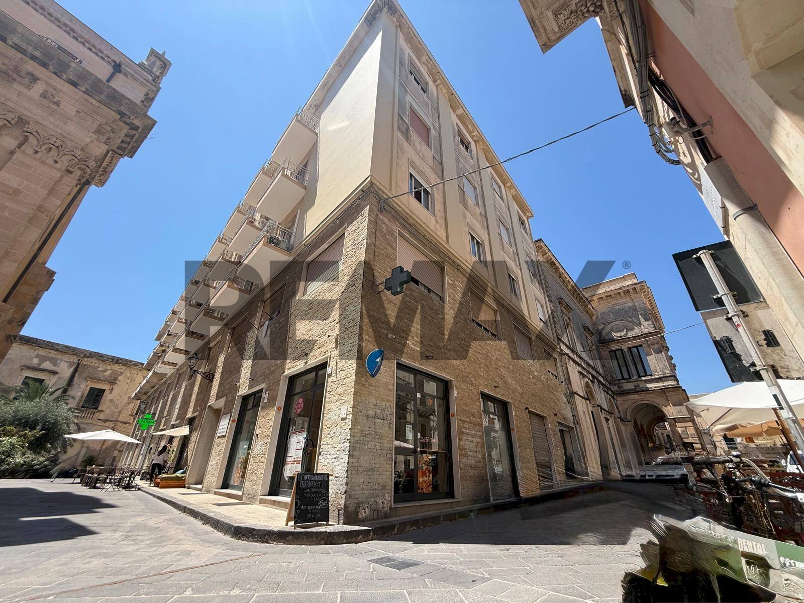 Edificio all\'aperto - Attività Commerciale Piazza San Giuseppe
 
24, Siracusa - foto 1