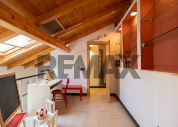 Sala da pranzo - Villa Bifamiliare Via Francesca Corso
51, Catania - foto 5