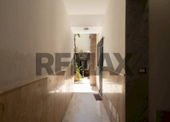 Hall / corridoio - Quadrilocale Via Francesca Corso
 
51, Catania - foto 22