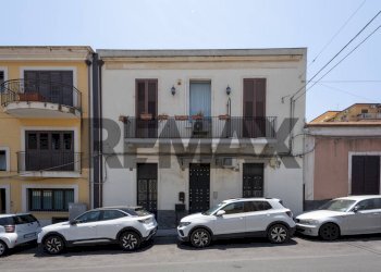 Edificio all\'aperto - Quadrilocale Via Francesca Corso
 
51, Catania - foto 24