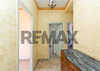 Hall / corridoio - Apartment Gaeta
 
33, Lentini - photo 31