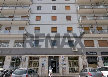 Edificio all\'aperto - Trilocale via Adda
 
33, Siracusa - foto 1