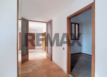 Hall / corridoio - Quadrilocale Piazza Armando Diaz
 
10, Limena - foto 6