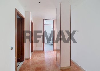 Hall / corridoio - Quadrilocale Piazza Armando Diaz
 
10, Limena - foto 14