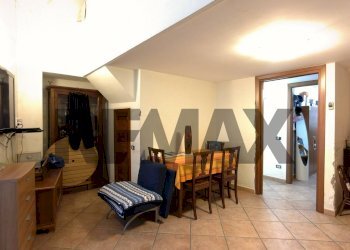 Sala da pranzo - Four-room apartment Vico Mondragone
20, Napoli - photo 14