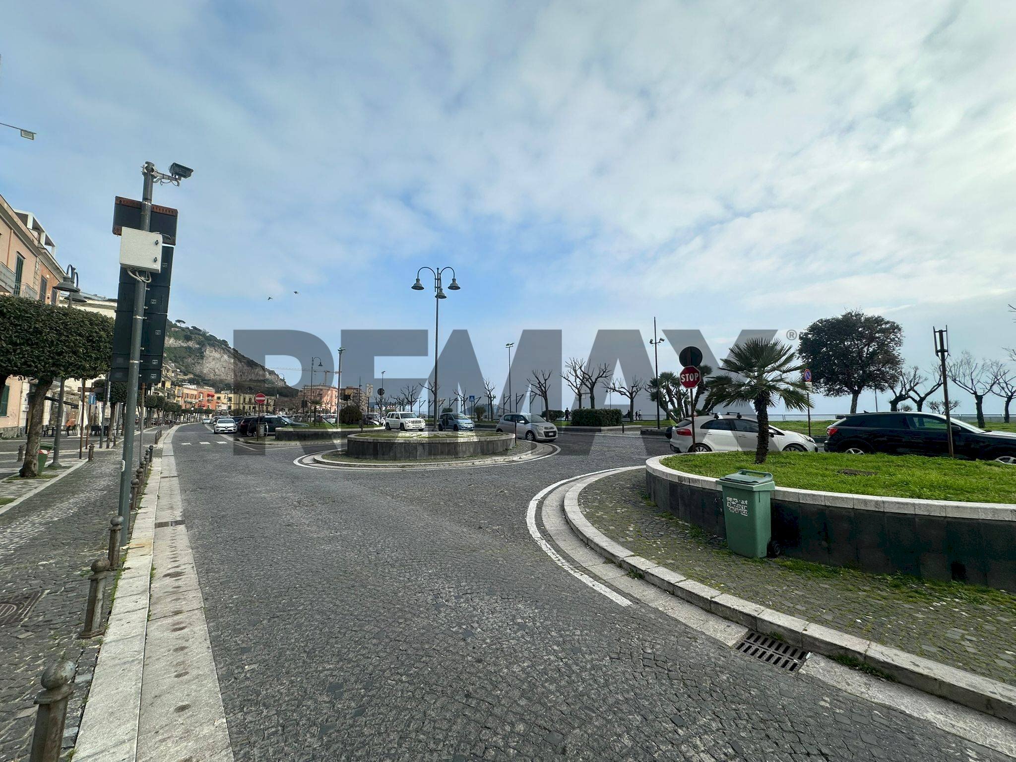Edificio all\'aperto - Commercial Premises corso umberto
 
123, Pozzuoli - photo 1