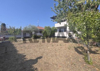 Giardino - Three-room apartment Via Giacomo Matteotti
 
78/4, Lonate Pozzolo - photo 9