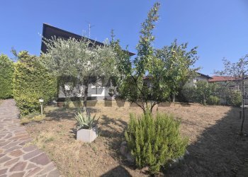 Giardino - Three-room apartment Via Giacomo Matteotti
 
78/4, Lonate Pozzolo - photo 10