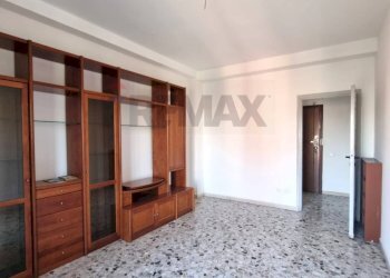 Stanza vuota - Two-room apartment Piazza Tirana
12, Milano - photo 6