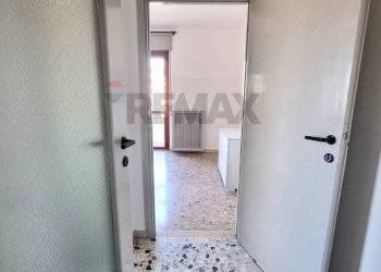 Hall / corridoio - Two-room apartment Piazza Tirana
12, Milano - photo 10