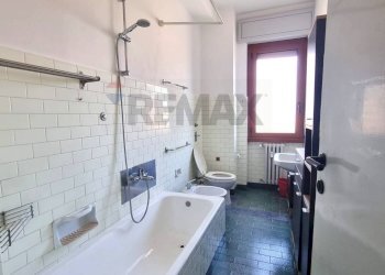 Bagno - Two-room apartment Piazza Tirana
12, Milano - photo 14