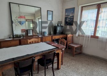 Sala da pranzo - Apartment Via F. De Sanctis
 
35, Flumeri - photo 11