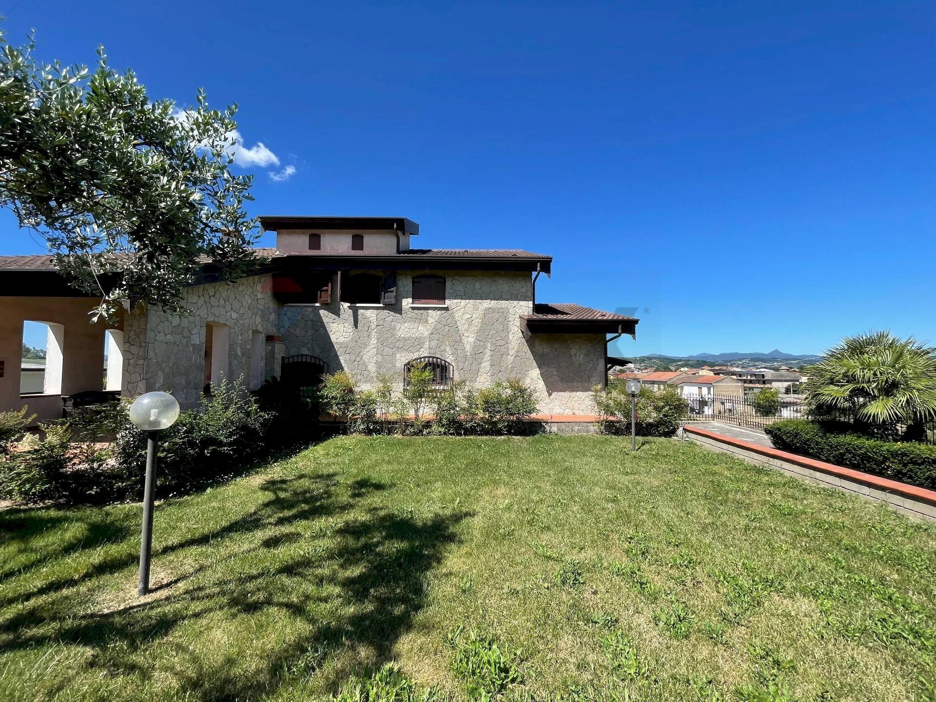 Casa all\'aperto - Villa Via avellino
6-8, Amorosi - photo 3
