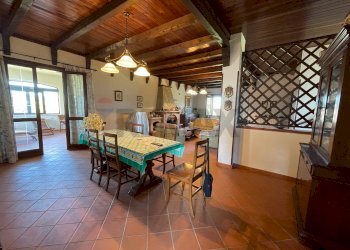 Sala da pranzo - Villa Via avellino
 
6-8, Amorosi - photo 23