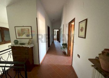 Hall / corridoio - Villa Via avellino
 
6-8, Amorosi - photo 32