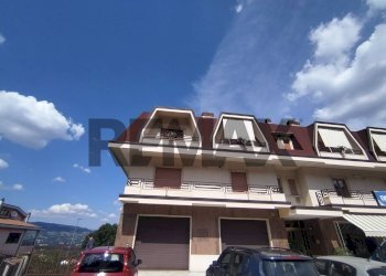 Casa all\'aperto - Locale Commerciale VIALE DEI SANNITI
24, Morcone - foto 1
