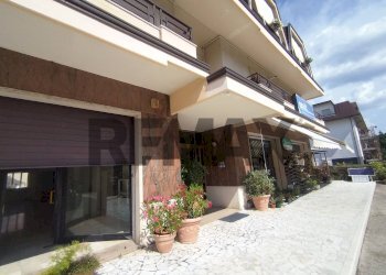 Casa all\'aperto - Locale Commerciale VIALE DEI SANNITI
24, Morcone - foto 9