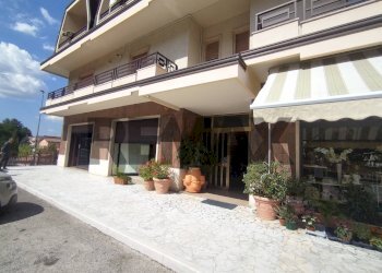 Casa all\'aperto - Locale Commerciale VIALE DEI SANNITI
24, Morcone - foto 10