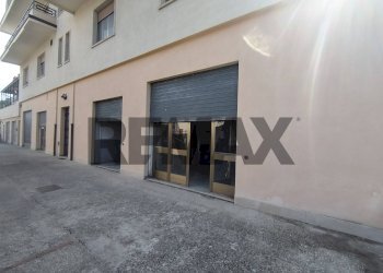 Edificio all\'aperto - Locale Commerciale VIALE DEI SANNITI
24, Morcone - foto 25