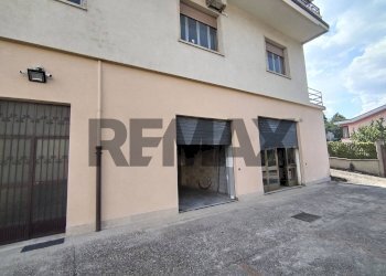Edificio all\'aperto - Locale Commerciale VIALE DEI SANNITI
24, Morcone - foto 26