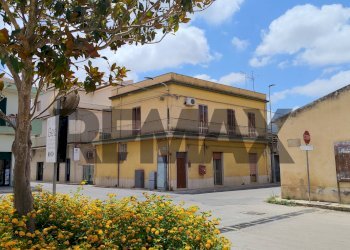 Casa all\'aperto - Independent house Via XXV luglio
 
109, Comiso - photo 1