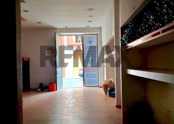 Hall / corridoio - Locale Commerciale Via Roma
 
62/63, Favara - foto 11