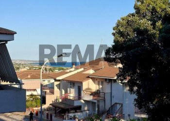Edificio all\'aperto - Four-room apartment Via Carmelo Burrafato
 
15, Ragusa - photo 1